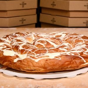 Ensaïmada de xocolata blanca